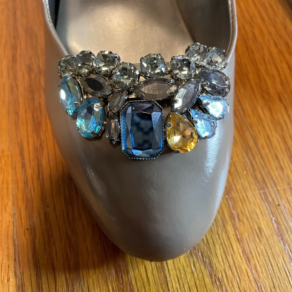 Shoe clips